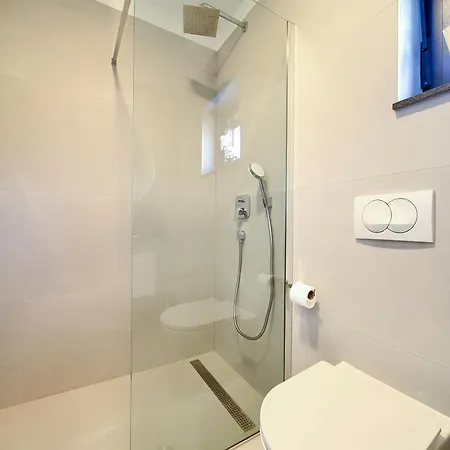 Ferienhaus Rosa Holiday home Malinska